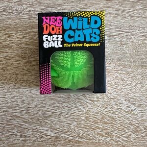 NeeDoh Fuzz Ball Wild Cats - Green